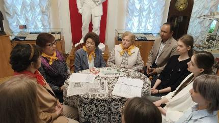 ВСТРЕЧА ПОКОЛЕНИЙ В ДОМЕ-МУЗЕЕ В.И.ЛЕНИНА