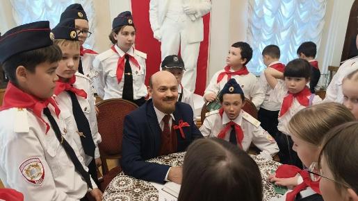 ДЕНЬ ПИОНЕРИИ В ДОМЕ-МУЗЕЕ В.И.ЛЕНИНА