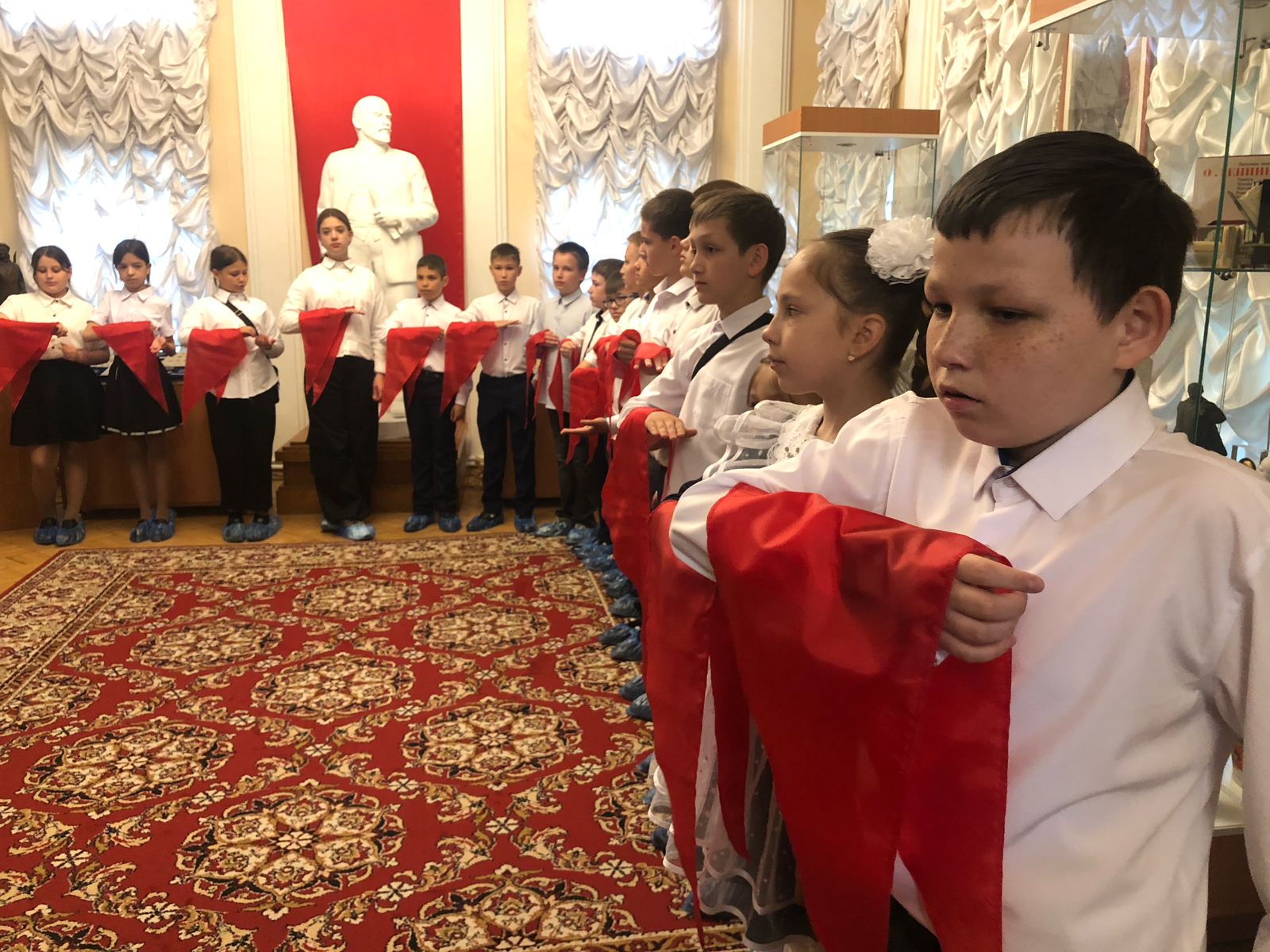 С Днем пионерии!