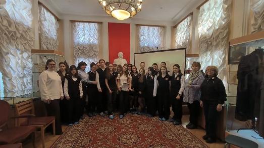 УРОКИ ИСТОРИИ В МУЗЕЕ ПРОДОЛЖАЮТСЯ...