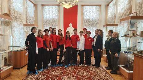 «ДВИЖЕНИЕ ПЕРВЫХ» В ДОМЕ-МУЗЕЕ В.И.ЛЕНИНА